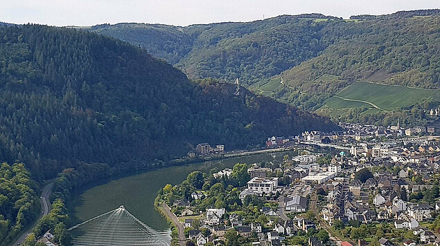 Moselsteig mit Blick auf Mosel und Traben-Trarbach